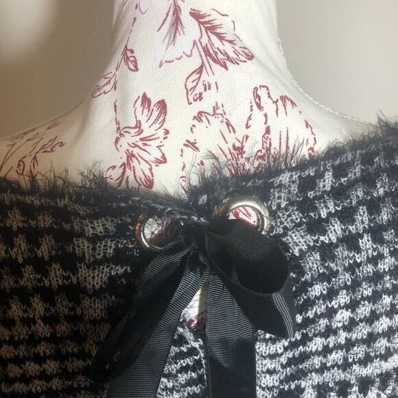 Cozy & Chic Houndstooth Sweater by Ana Couture - Size L - Picture 6 of 10